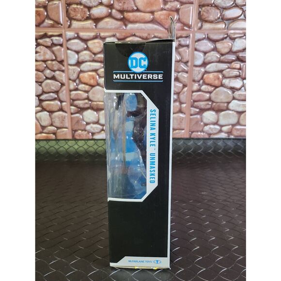 McFarlane DC Multiverse The Batman Selina Kyle Unmasked Action Figure New Sealed - Picture 2 of 6